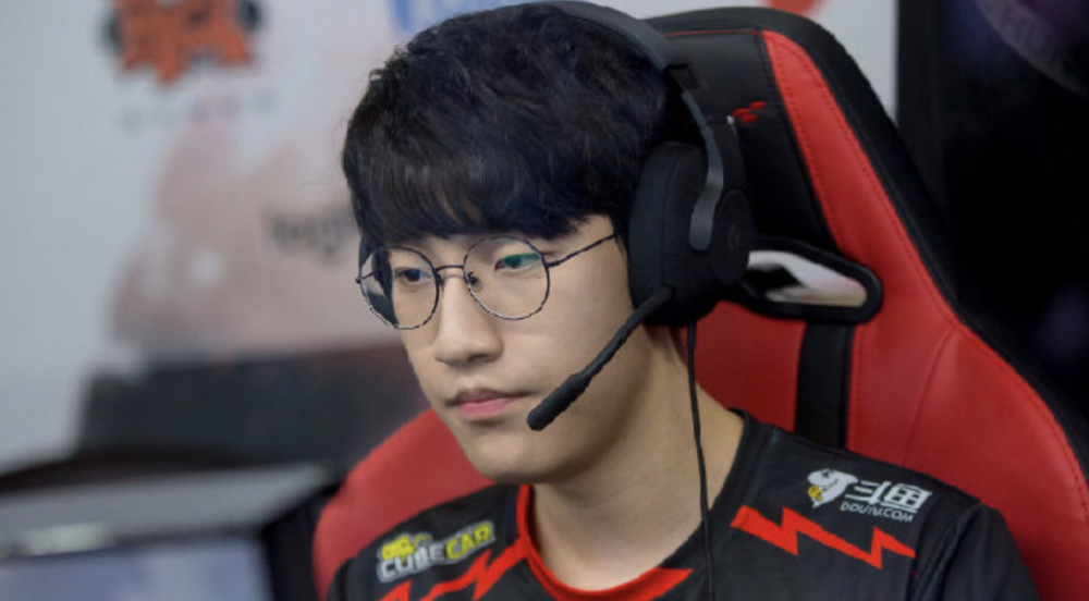 九游体育-公牛引发争议！，Doinb官方宣布败北新规赛场气氛高涨-九游体育